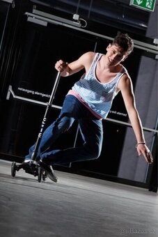 Koloběžka Micro Kickboard Compact - 9