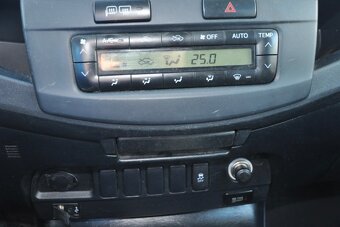 Hilux 3.0D-4D 4x4 Automat - 9