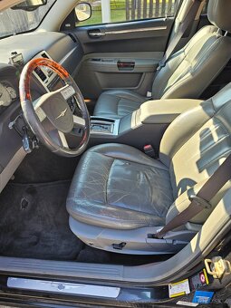 Chrysler 300C 5,7 HEMI V8 ADW Touring na ND nebo opravu - 9