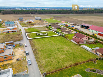 Prodej exkluzivního pozemku, 1.176 m2, Srch - Pardubice - 9