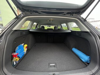 VW Golf 7, r.v. 2017, NAVI, př. + zad. asistent, diesel - 9