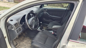 Toyota Avensis 2.0-D4D, 2004. - 9