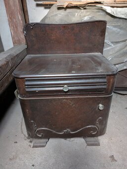 Prvorepubliková ložnicová sestava z masivu - 9