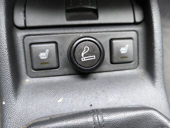 OPEL CORSA 1,2i TWINPORT 50 000 Km - 9