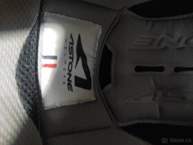 Prodám dětskou přílbu na motorku - 9