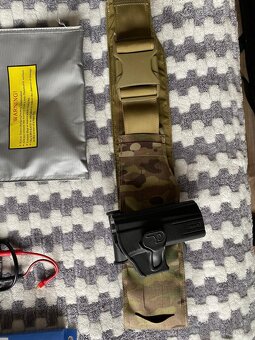 KOMPLETNÍ AIRSOFT VÝBAVA NA PRODEJ – ZBRAŇ, VÝSTROJ, OBLEČEN - 9