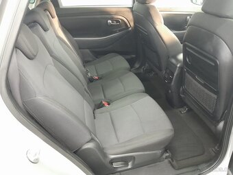Kia Carens 1,7 CRDI 7-míst - 9
