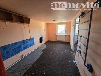 Exkluzivně nabízíme na prodej vícegenerační dům, 977 m2 - No - 9