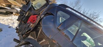Toyota RAV 2.D - poškozená zadni část vozu - 9