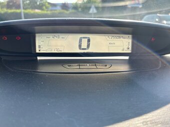 Citroen C4 1.6 2005 - 9