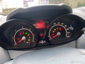 Ford Fiesta - 9