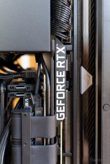 HERNÍ MINI PC - R7 5700X3D / 32GB / 2TB SSD / RTX 3080 10G - 9