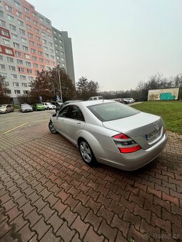 221 Mercedes-Benz - 9