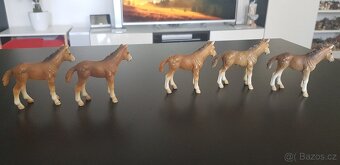 Schleich koně schwarzwaldský kůň, holštýnský kůň - 9
