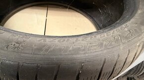 Pneu zimní 295/35 R21 - 9