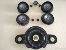 Reproduktory a zesilovače Harman - Kardon na Mercedes E - w2 - 9
