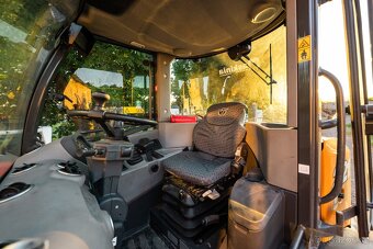 Kolový nakladač Case 221F – 1.488 Mth, 6.8t, Nová cena - 9