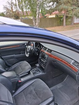 Škoda Superb Kombi 3.6FSI 4X4 191kw Koupeno v ČR - 9