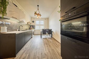 Prodej prostorného bytu 3+1 s lodžií u centra Pardubic - 9