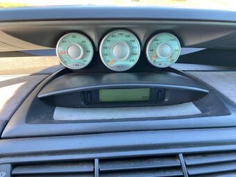 C8, 2.2 HDI 16V, r.v. 2002 - 9