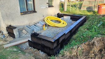 Prodám chatu s garáži - 9
