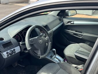 Opel Astra H 1.9 CDTI Automat • r.v. 2006 • NOVÁ STK - 9