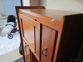 Komoda + rohová vitrína - masiv - SLEVA - 9