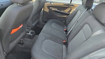 ŠKODA FABIA KOMBI 1.4 16V AMBIENTE 1MAJITEL - 9