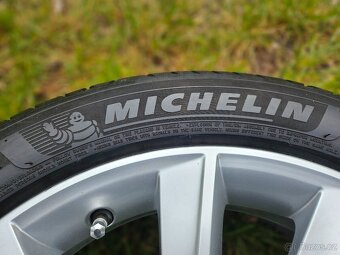 Kompletní letní Alu kola Šk. STRATOS - 205/50 R17 XL - 5x100 - 9