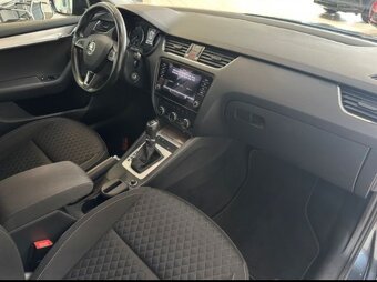 ŠKODA OCTAVIA COMBI 1.4 TSI DSG 110KW DRIVE - 9