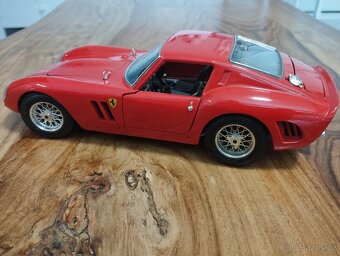 Ferrari GTO 1962 1/18 Bburago - 9