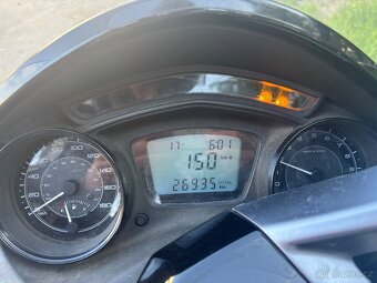 Piaggio X10 125 (ABS, ASR) - 9