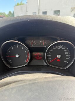 Ford Mondeo 2.0i - 9