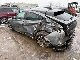 Ford Mustang Mach-E AWD 2024 - 9