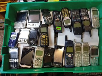 Predám staré zberateľské mobily - 9