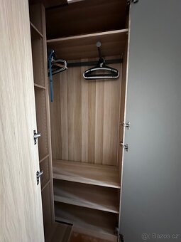 Rohová skrin se zrcadlem Ikea - 9