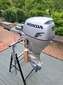 Motorový člun Honda HonWave T32-IE s motorem Honda BF15D3 - 9