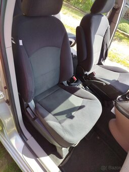 Mitsubishi Grandis 2,0 DID -- 7 Místné - 9