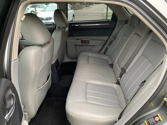 Chrysler 300 CRD - 9