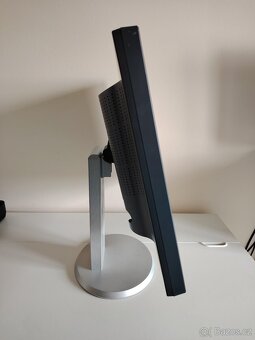 LCD MONITOR PC 24" /úhlopř. 61 cm/ výškově poloh. - 9