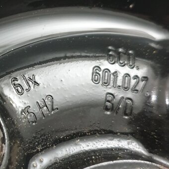 Sada zimních kol Škoda, VW 185/60 R15 č. AK07 - 9