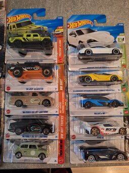 HotWheels - 9