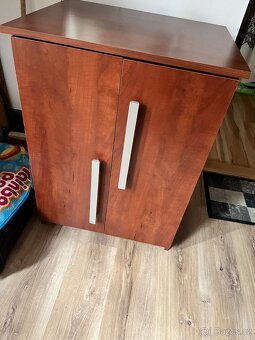 Skříň s úložným prostorem - 9