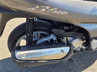 Honda SH 300 - 9