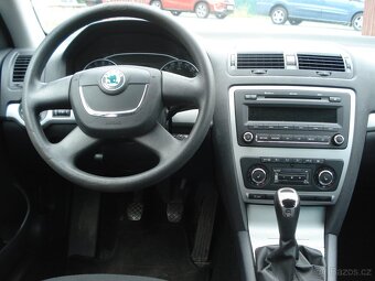ŠKODA OCTAVIA KOMBI 1.6 TDI,SERVISKA,NOVÁ STK - 9