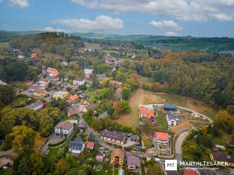 REZERVACE tavební pozemek 1327 m2 s vydaným stavebním povole - 9