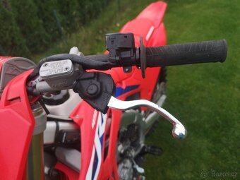 Honda CRF 450R, r.v. 2024 se startérem. - 9