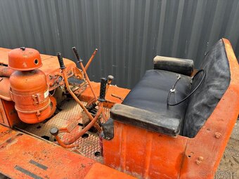 Pásový traktor Fiat 70C - 9