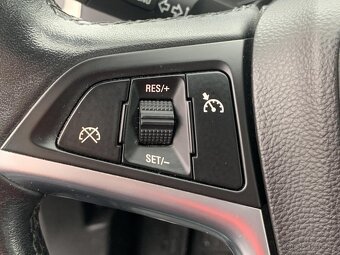 Opel Astra 1.6i ,  85 kW benzín, 2011 - 9