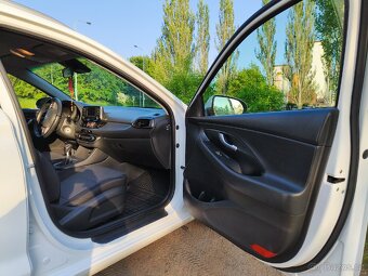 Hyundai i30 1.6 CRDI 2018 - 9